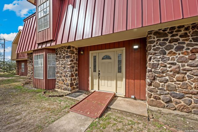 1240 County Road 324, Adkins, TX 78101