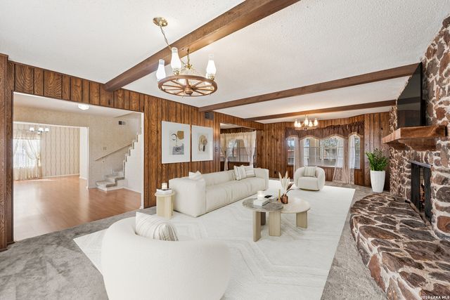 1240 County Road 324, Adkins, TX 78101