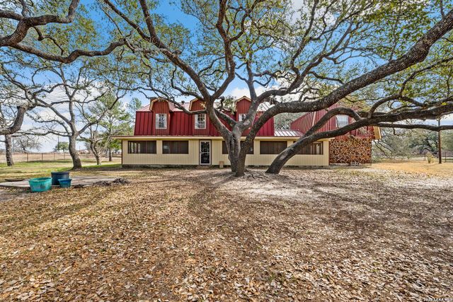 1240 County Road 324, Adkins, TX 78101