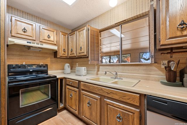 1240 County Road 324, Adkins, TX 78101