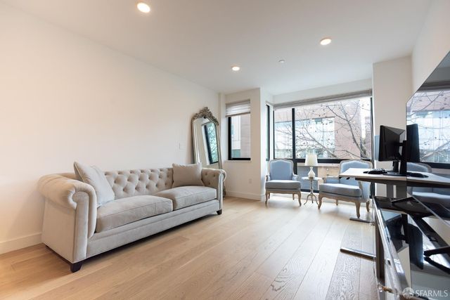 3620 Cesar Chavez Street 203, San Francisco, CA 94110