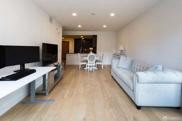 3620 Cesar Chavez Street 203, San Francisco, CA 94110