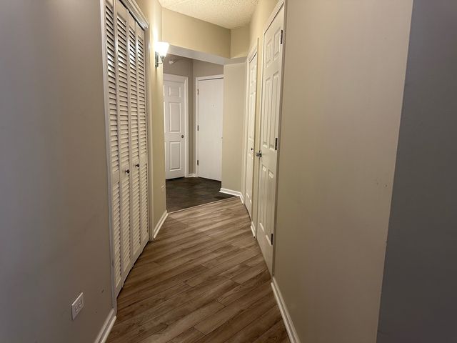 750 Pearson Street 208, Des Plaines, IL 60016