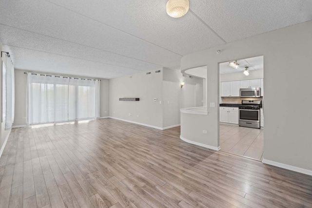 750 Pearson Street 208, Des Plaines, IL 60016
