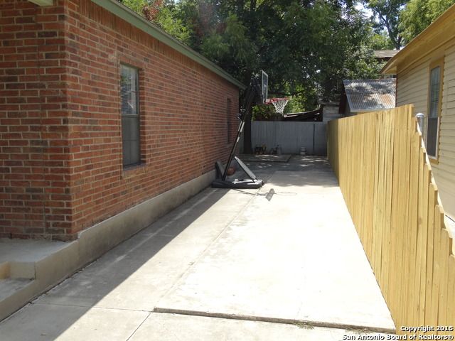 260 Ray Ave, San Antonio, TX 78204