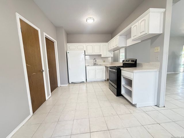 260 Ray Ave, San Antonio, TX 78204