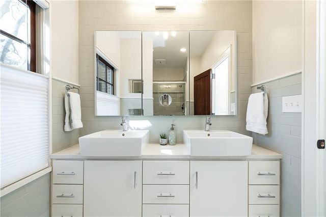 2653 Sharondale NE Circle, Atlanta, GA 30305