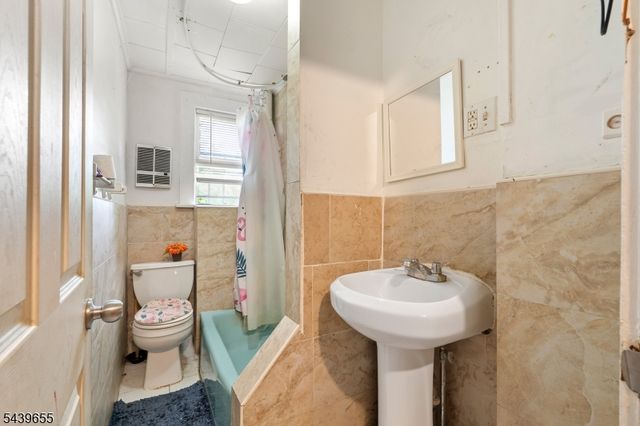 110 Berry St, Dover Town, NJ 07801