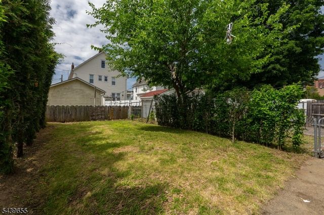 110 Berry St, Dover Town, NJ 07801