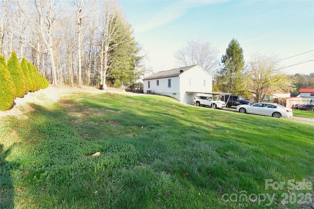 8 Donna Drive, Candler, NC 28715