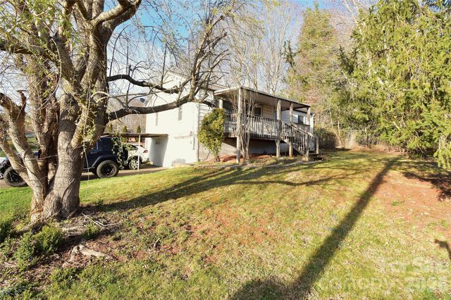 8 Donna Drive, Candler, NC 28715
