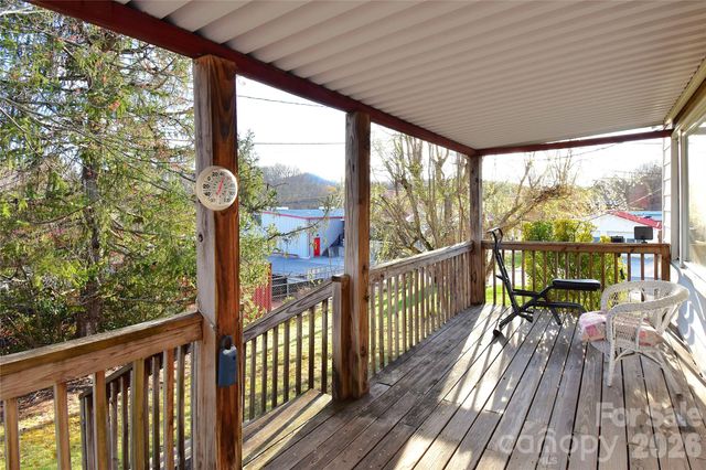 8 Donna Drive, Candler, NC 28715