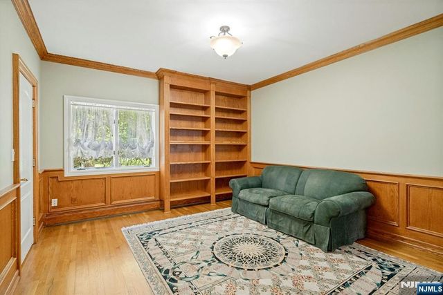 309 Skyridge Road, Franklin Lakes, NJ 07417