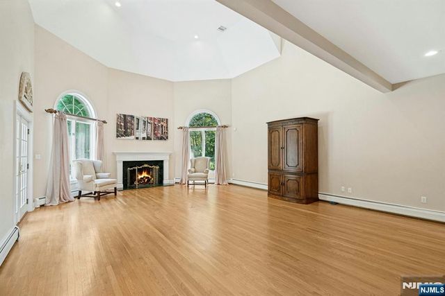 309 Skyridge Road, Franklin Lakes, NJ 07417