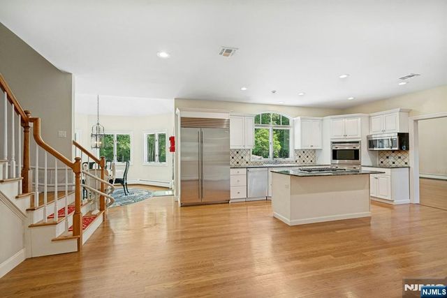 309 Skyridge Road, Franklin Lakes, NJ 07417