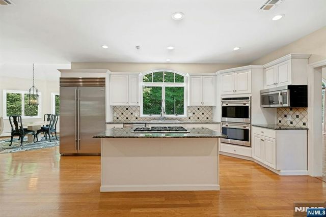 309 Skyridge Road, Franklin Lakes, NJ 07417