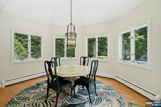 309 Skyridge Road, Franklin Lakes, NJ 07417