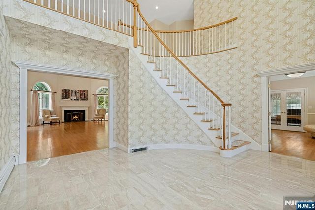 309 Skyridge Road, Franklin Lakes, NJ 07417