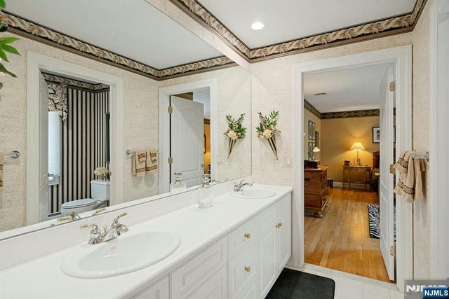 309 Skyridge Road, Franklin Lakes, NJ 07417