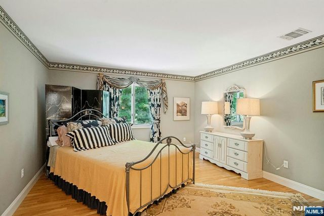 309 Skyridge Road, Franklin Lakes, NJ 07417