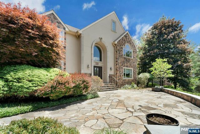 309 Skyridge Road, Franklin Lakes, NJ 07417
