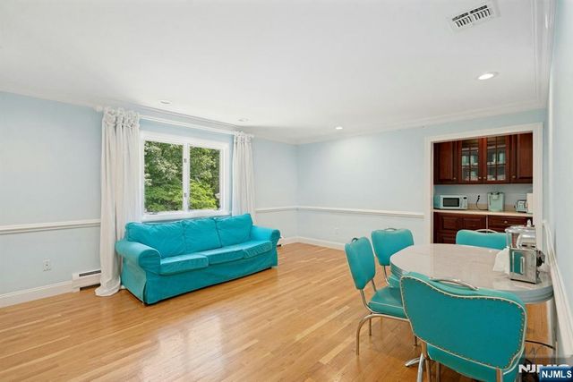 309 Skyridge Road, Franklin Lakes, NJ 07417
