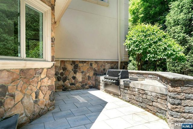 309 Skyridge Road, Franklin Lakes, NJ 07417