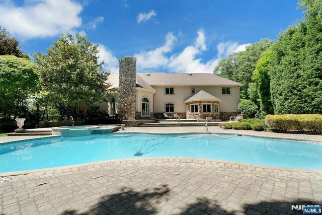 309 Skyridge Road, Franklin Lakes, NJ 07417