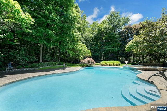 309 Skyridge Road, Franklin Lakes, NJ 07417