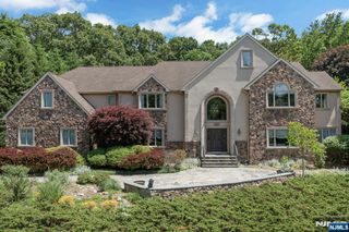 309 Skyridge Road, Franklin Lakes, NJ 07417