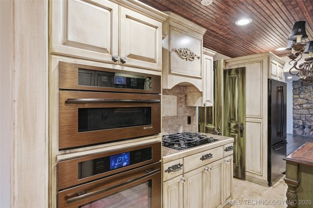 7675 S 260th East Avenue, Broken Arrow, OK 74014