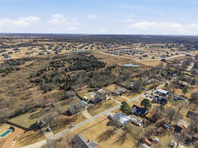 7675 S 260th East Avenue, Broken Arrow, OK 74014