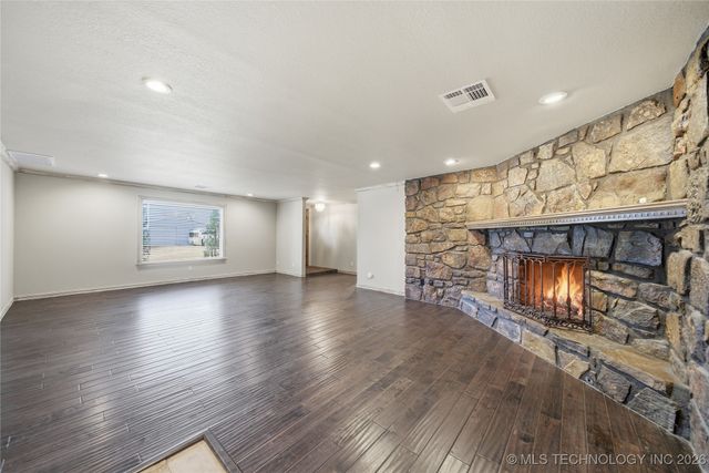 7675 S 260th East Avenue, Broken Arrow, OK 74014