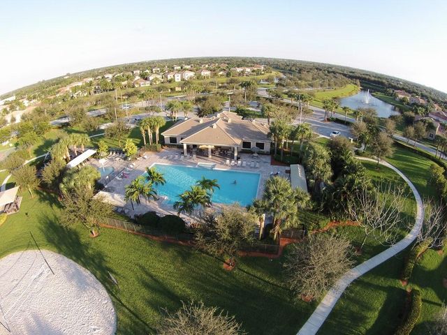 7865 Jewelwood Drive, Boynton Beach, FL 33437