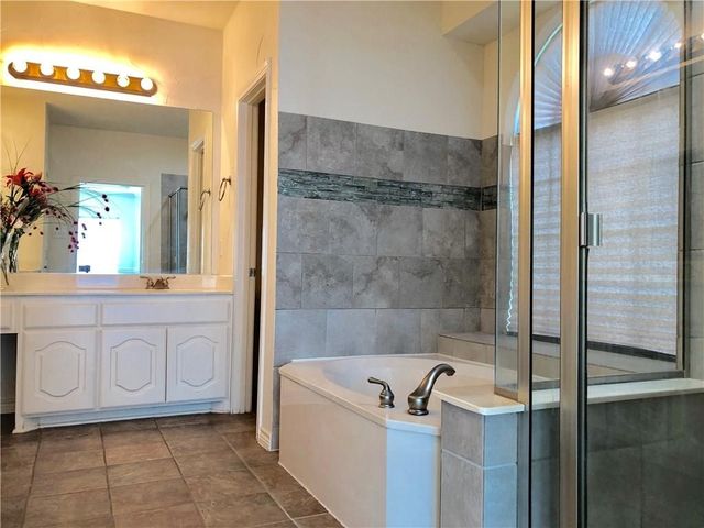 11712 Pheasant Creek Drive, Fort Worth, TX 76244