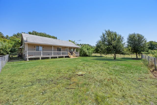 13905 Debbie Lane, Quinlan, TX 75474