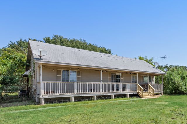 13905 Debbie Lane, Quinlan, TX 75474