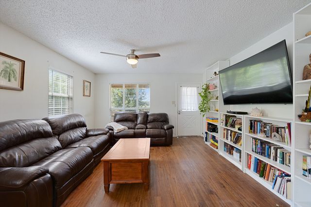13905 Debbie Lane, Quinlan, TX 75474