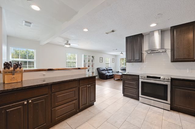 13905 Debbie Lane, Quinlan, TX 75474