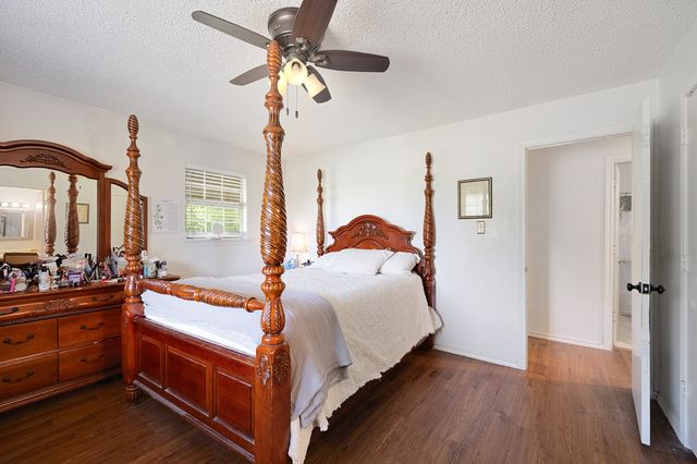 13905 Debbie Lane, Quinlan, TX 75474