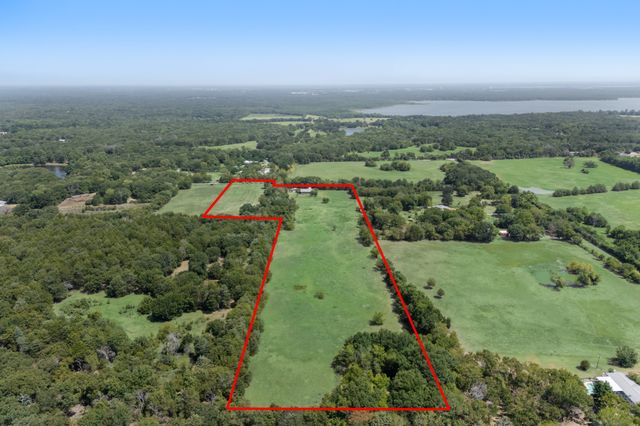 13905 Debbie Lane, Quinlan, TX 75474