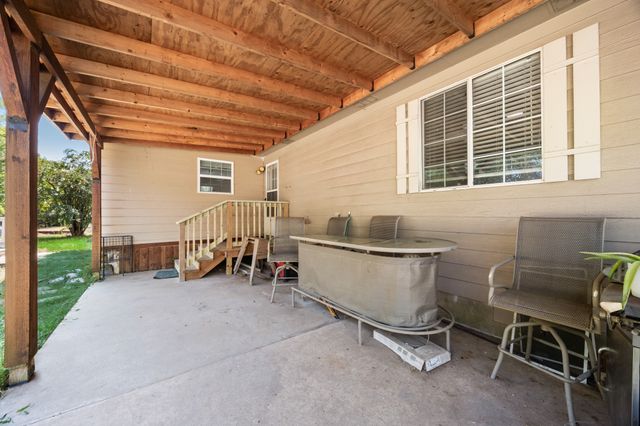 13905 Debbie Lane, Quinlan, TX 75474