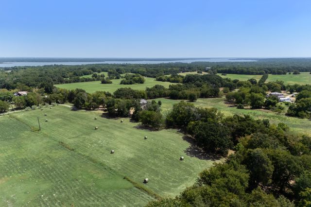 13905 Debbie Lane, Quinlan, TX 75474