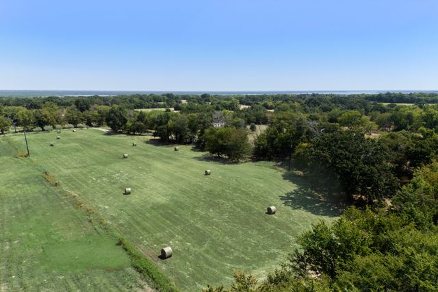 13905 Debbie Lane, Quinlan, TX 75474