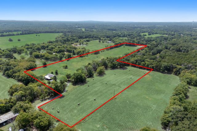 13905 Debbie Lane, Quinlan, TX 75474