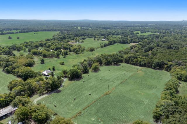 13905 Debbie Lane, Quinlan, TX 75474