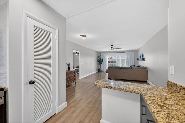 110 Wettaw Lane 202, North Palm Beach, FL 33408