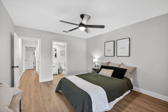 110 Wettaw Lane 202, North Palm Beach, FL 33408
