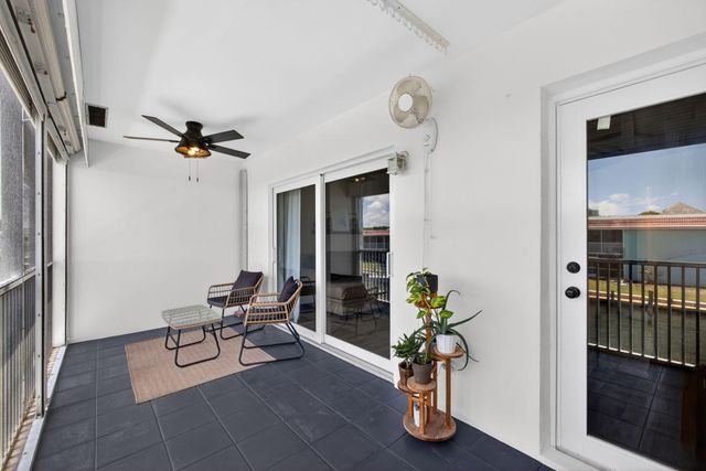 110 Wettaw Lane 202, North Palm Beach, FL 33408