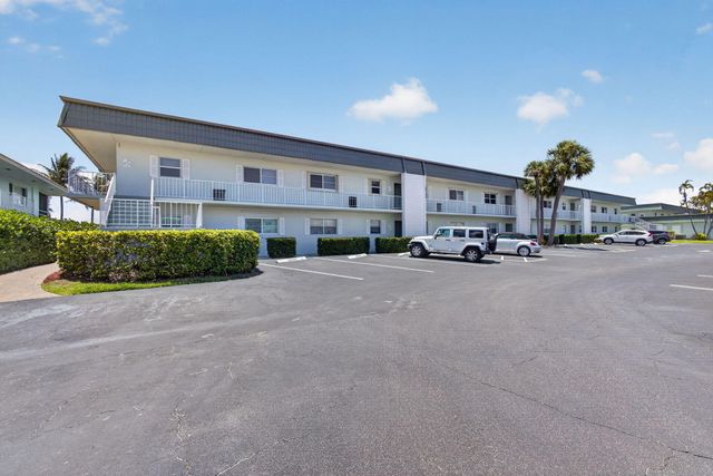 110 Wettaw Lane 202, North Palm Beach, FL 33408